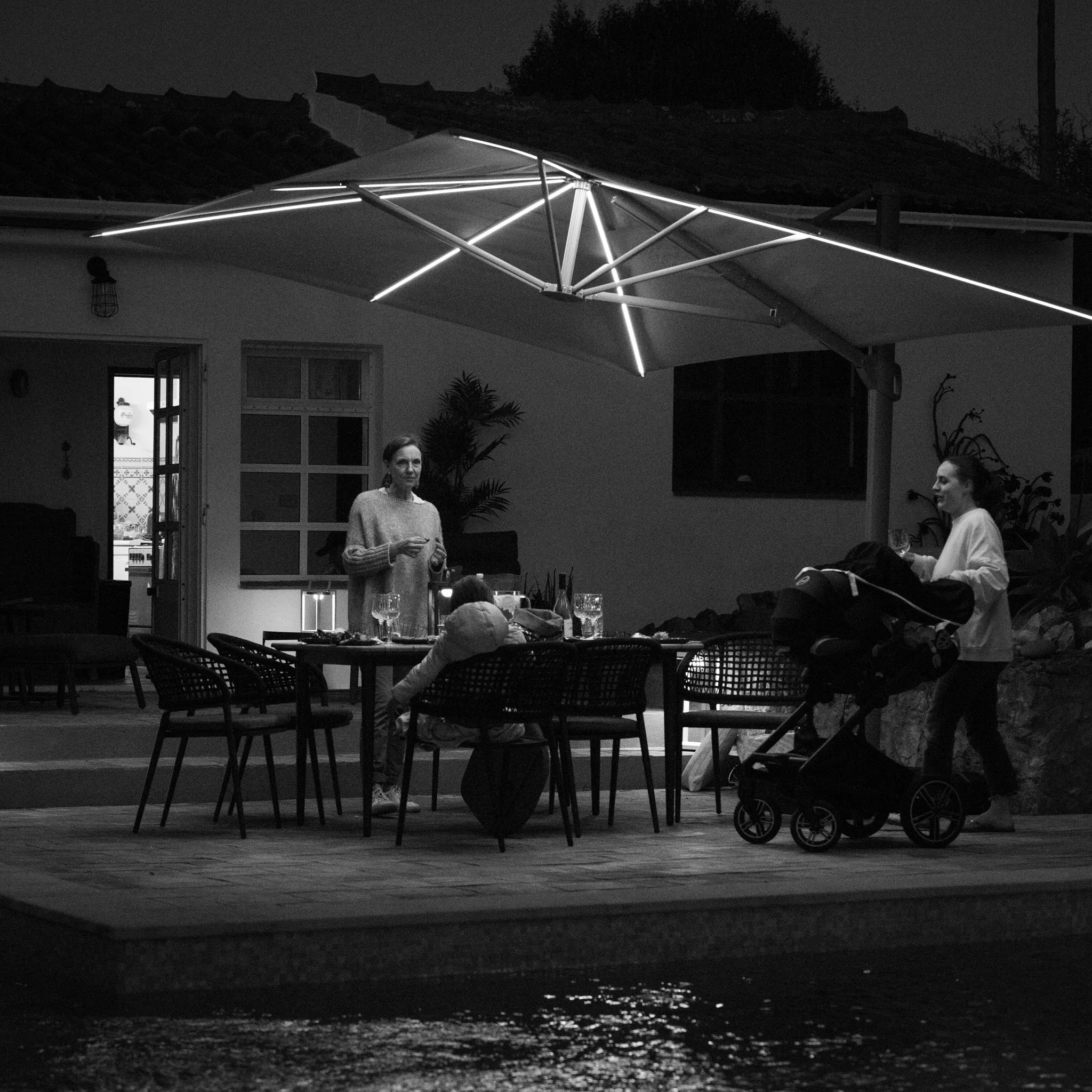 Pallas 4m x 3m Rectangular Cantilever Parasol with LED Lighting in Charcoal