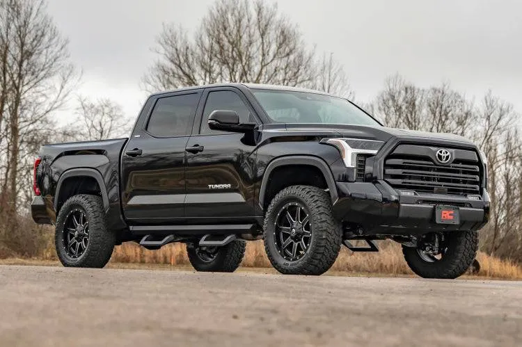 Rough Country 3.5" Lift Kit | 2022-2025 Toyota Tundra (70300)